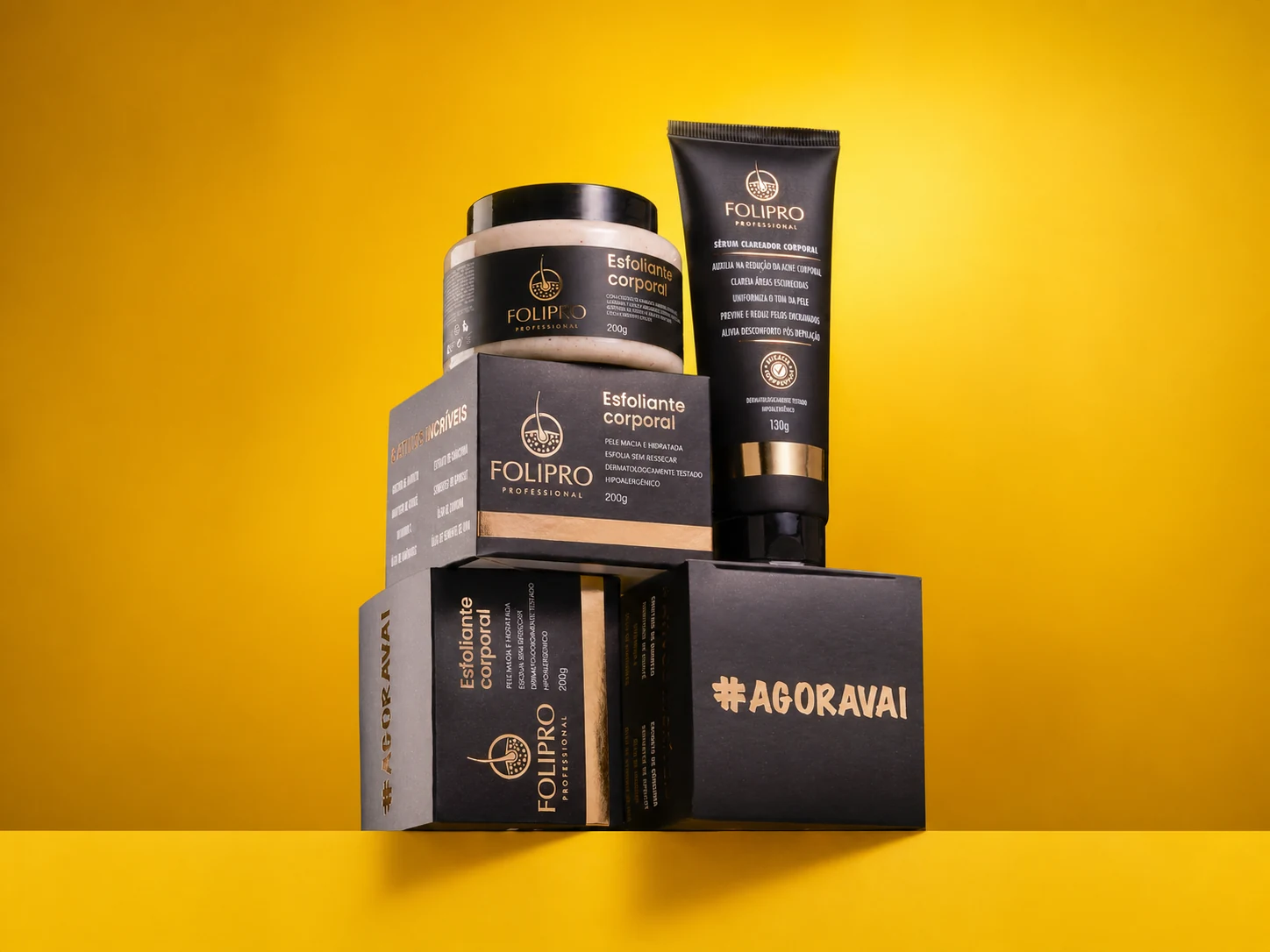 Sérum e esfoliante corporal Folipro em fundo amarelo